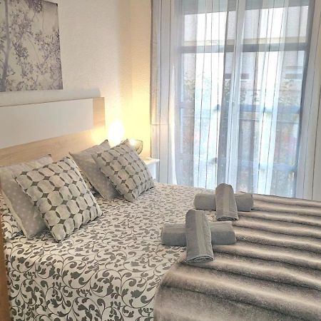 Ideal Holiday Apartment One Bedroom City Center Malaga Ngoại thất bức ảnh
