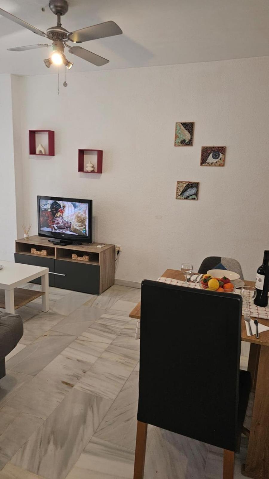 Ideal Holiday Apartment One Bedroom City Center Malaga Ngoại thất bức ảnh